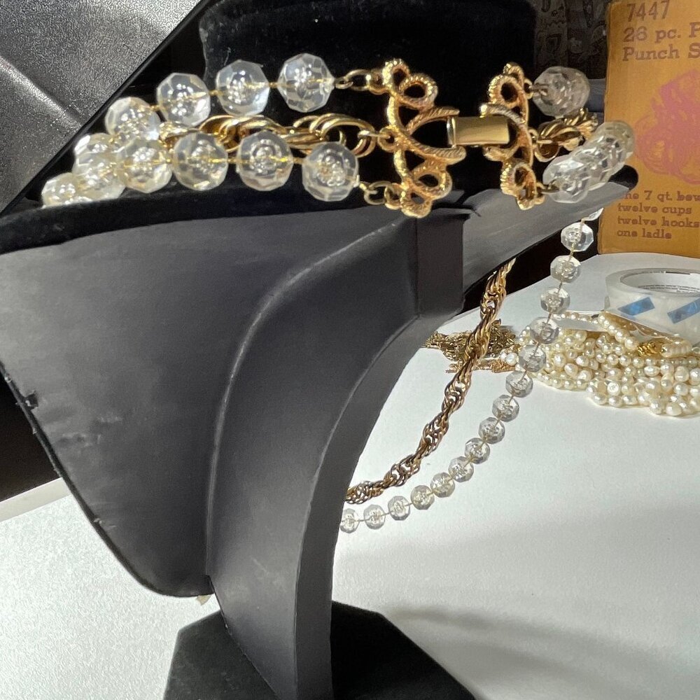 Sarah Coventry Golden Ice 3 strand necklace Lucite beads and gold tone rope chai - Picture 9 of 9